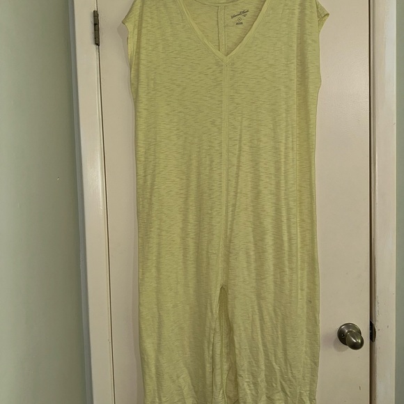 Universal Thread Light Yellow Top - Picture 1 of 2